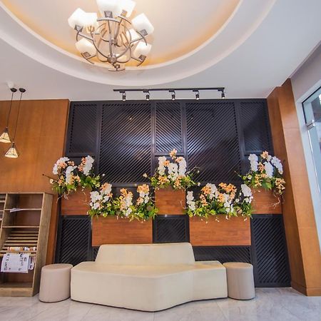 New York Hotel Phnom Penh Eksteriør billede