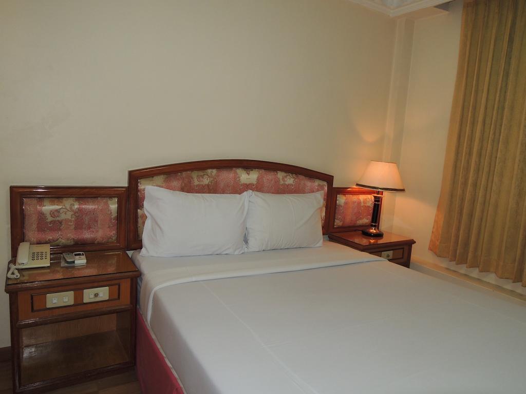 New York Hotel Phnom Penh Eksteriør billede