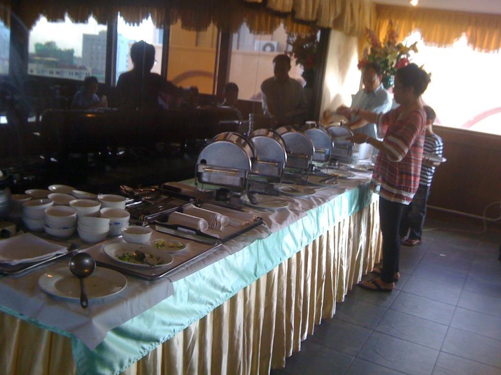 New York Hotel Phnom Penh Eksteriør billede