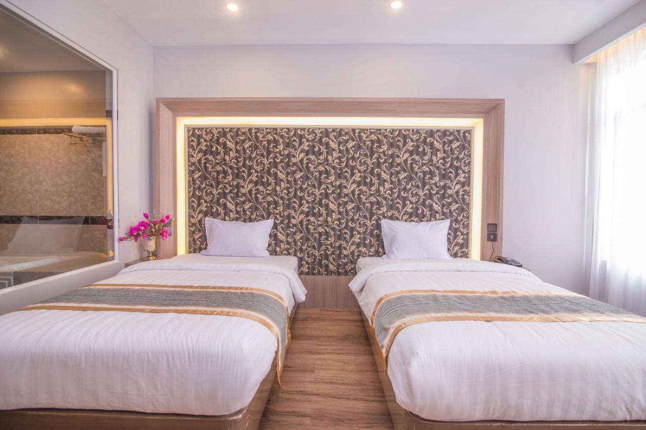 New York Hotel Phnom Penh Eksteriør billede