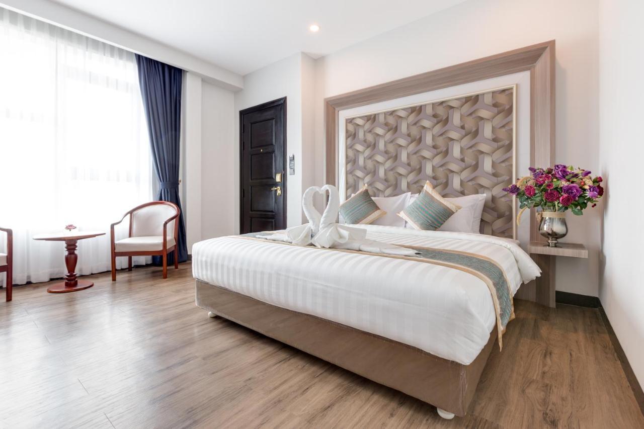 New York Hotel Phnom Penh Eksteriør billede